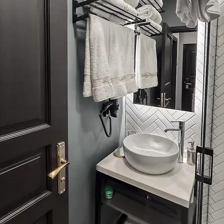 アパートホテル Balat Side 4*